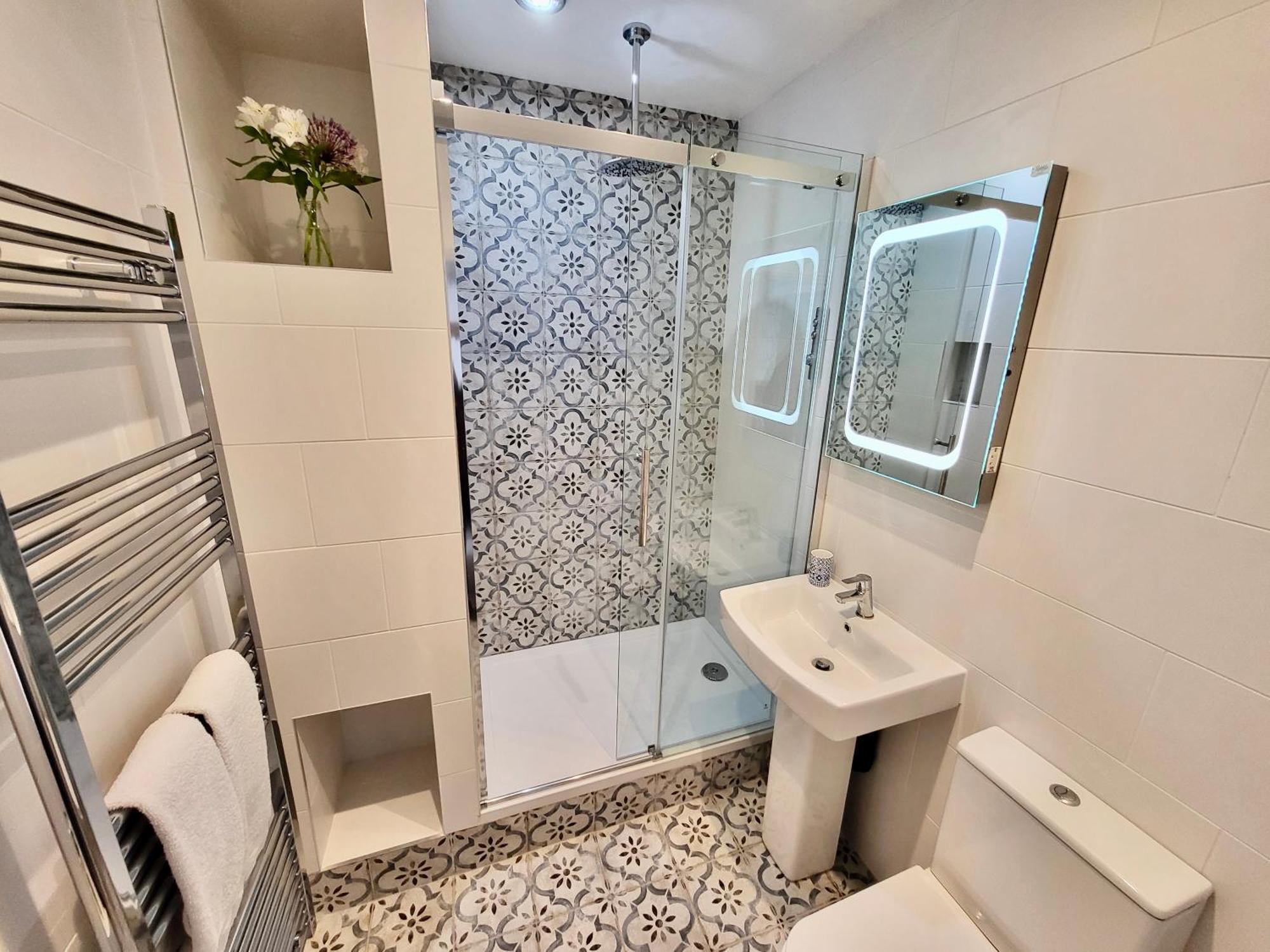 Georges Place Йорк Екстериор снимка